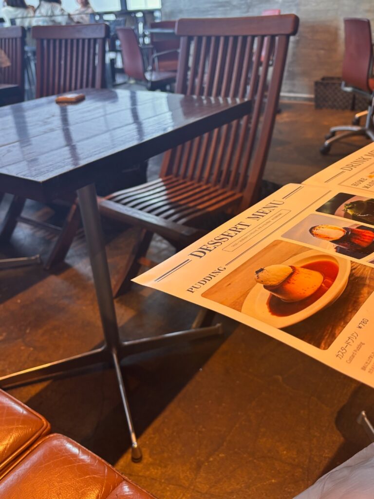 スズカフェ 東京都 広い店内